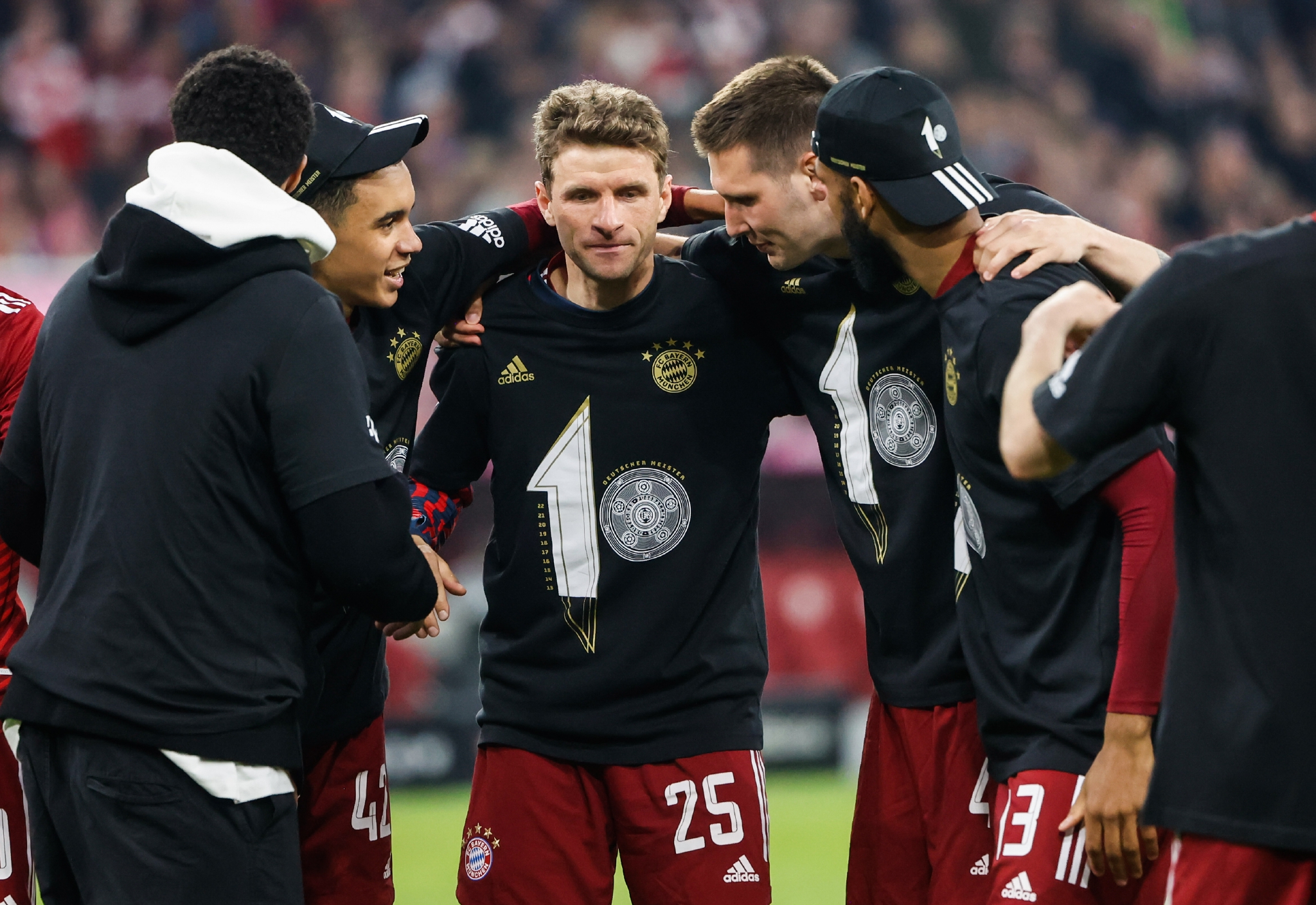 半岛体育官网-拜仁慕尼黑连胜收官，夺得德甲冠军